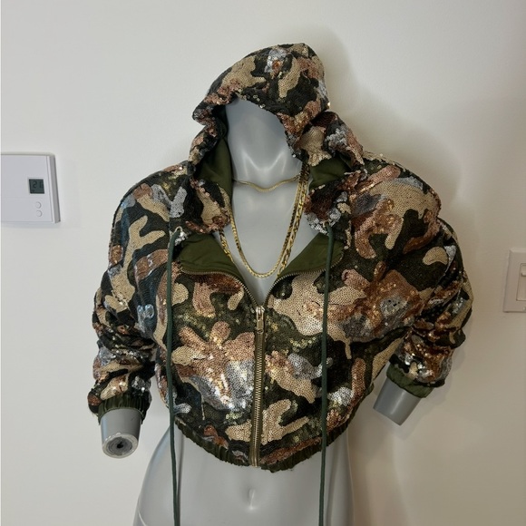 WOW couture Tops - WOW Couture Camouflage Sequins Cropped Hoodie❤️S